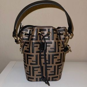 Fendi Mon Tresor Mini Bucket Bag